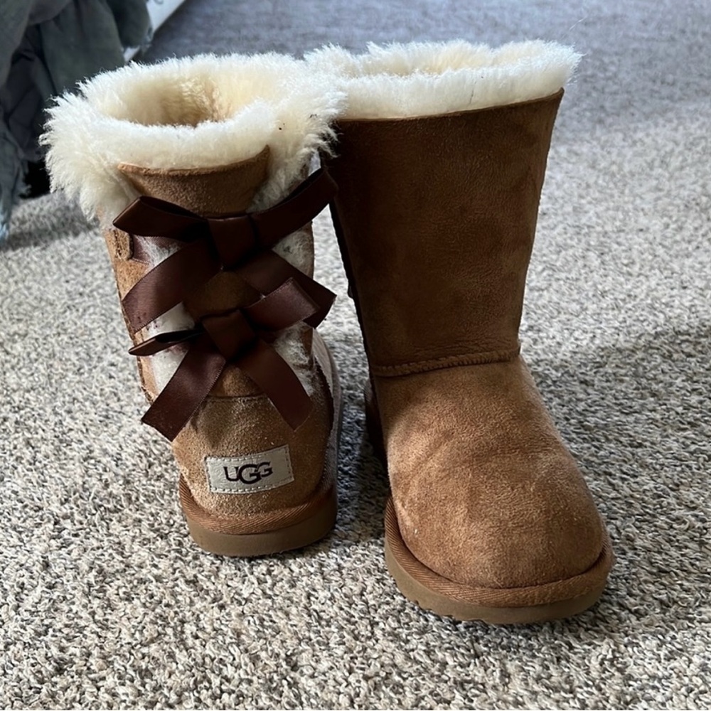 *SOLD* UGG Kids Boots with Brown Suede and Cream Fur